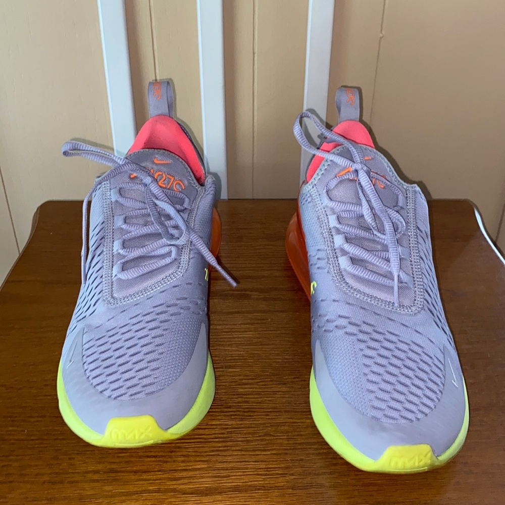 Nike 270s